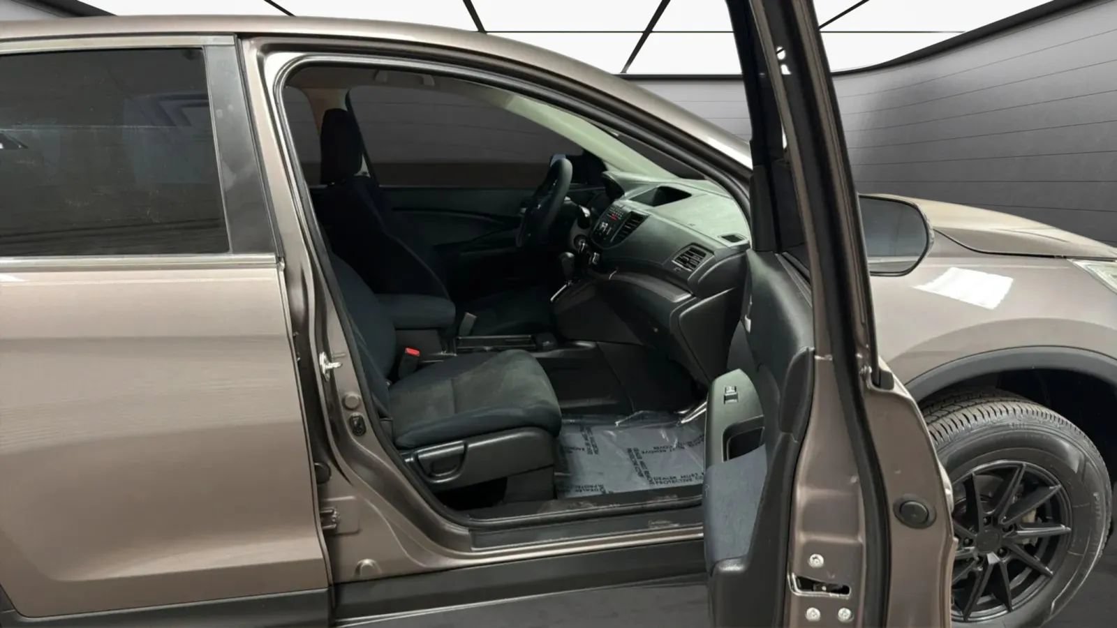 Used 2015 Honda CR-V LX image 23