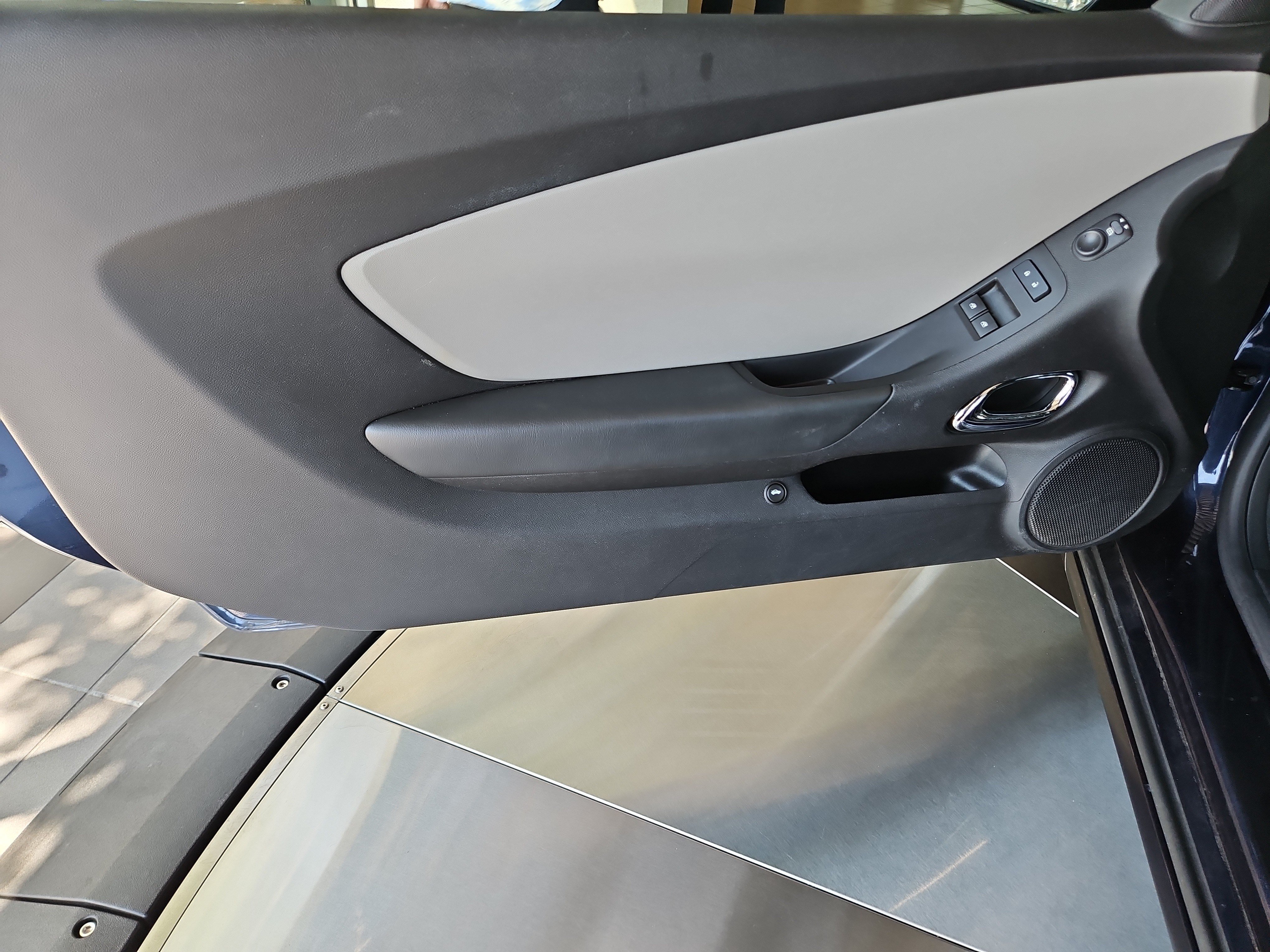 Used 2015 Chevrolet Camaro LS RWD image 10