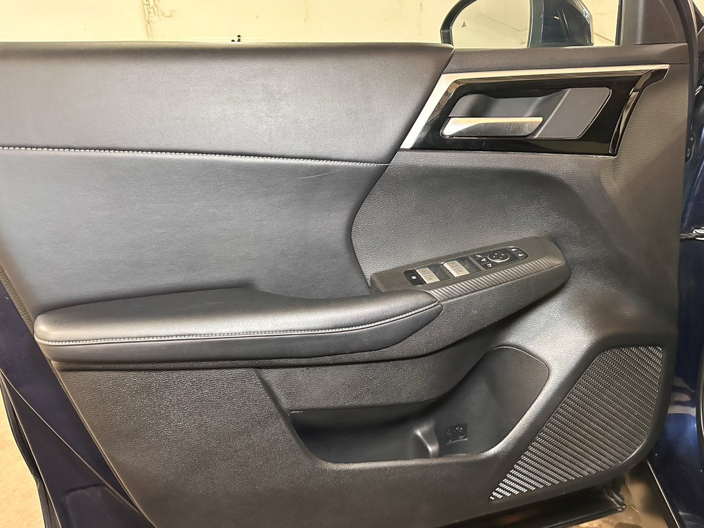 Used 2024 Mitsubishi Outlander AWD image 25