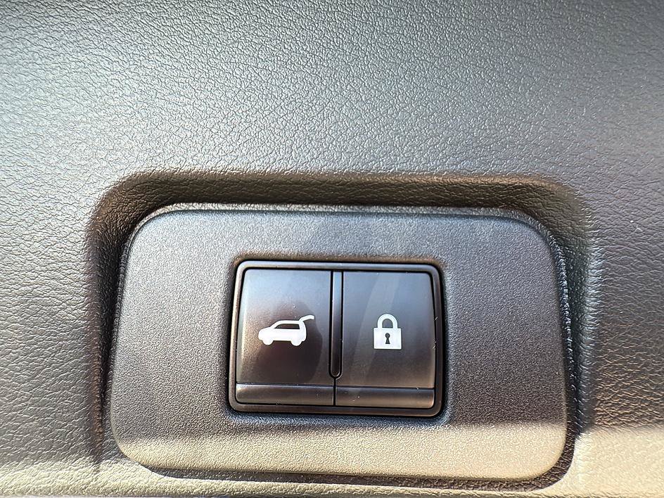 Certified 2025 Nissan Rogue SV AWD/4WD image 39