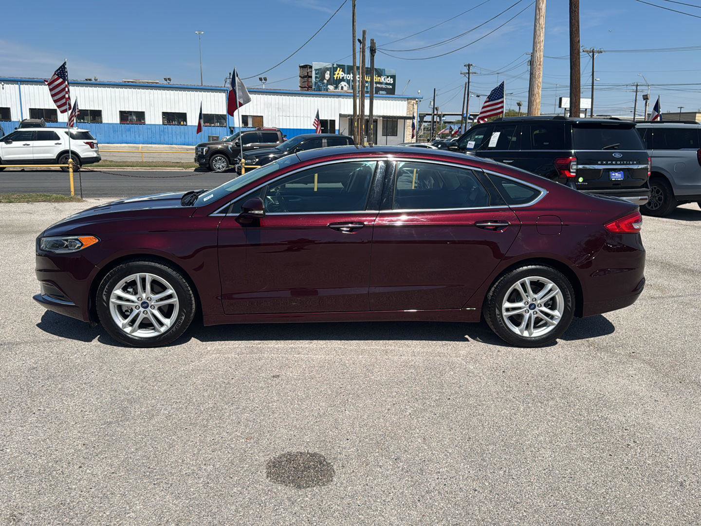 Used 2018 Ford Fusion SE image 4