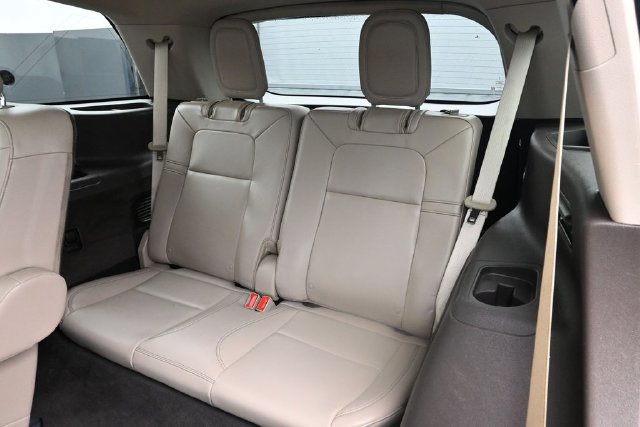 Used 2023 Lincoln Aviator AWD w/ Premium Package image 12