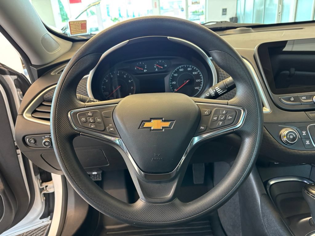 Used 2020 Chevrolet Malibu LS w/ Driver Confidence Package II FWD image 17
