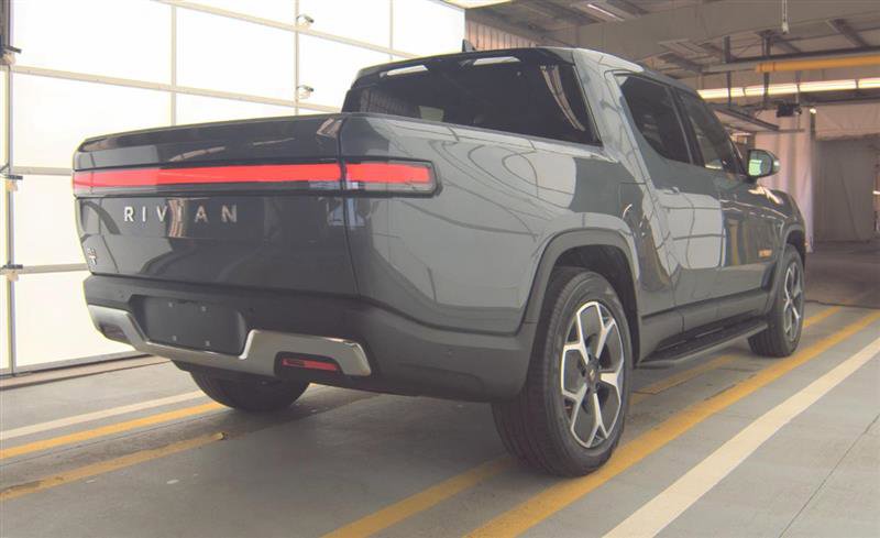 Used 2023 Rivian R1T Adventure image 11