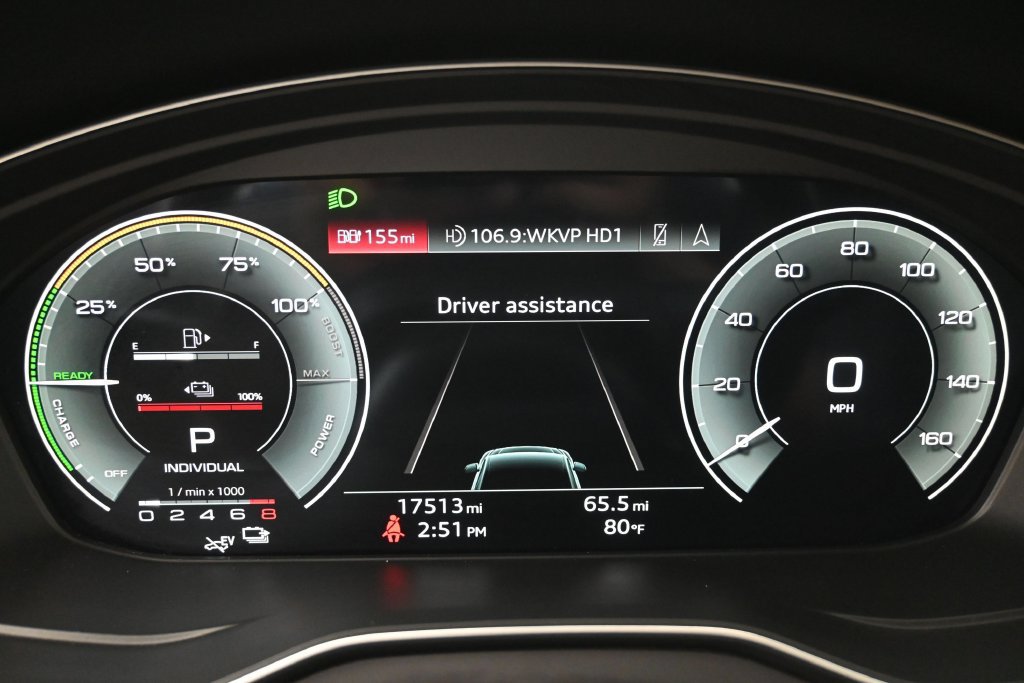 Used 2023 Audi Q5 e Premium Plus AWD/4WD image 18