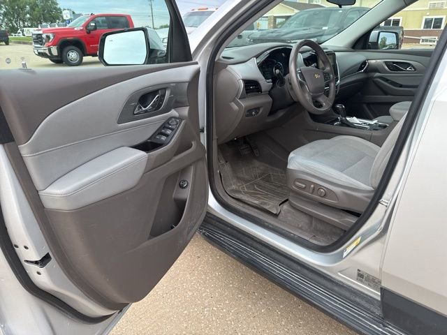 Used 2019 Chevrolet Traverse LT w/ LPO, Floor Liner Package AWD/4WD image 9