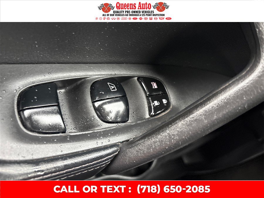 Used 2018 Nissan Rogue Sport SL AWD/4WD image 41