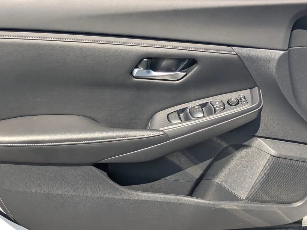 Certified 2023 Nissan Sentra S FWD image 10