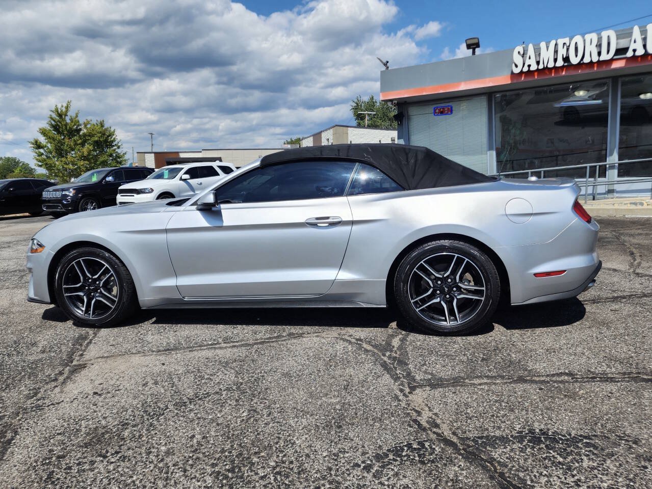 Used 2019 Ford Mustang Premium RWD image 7