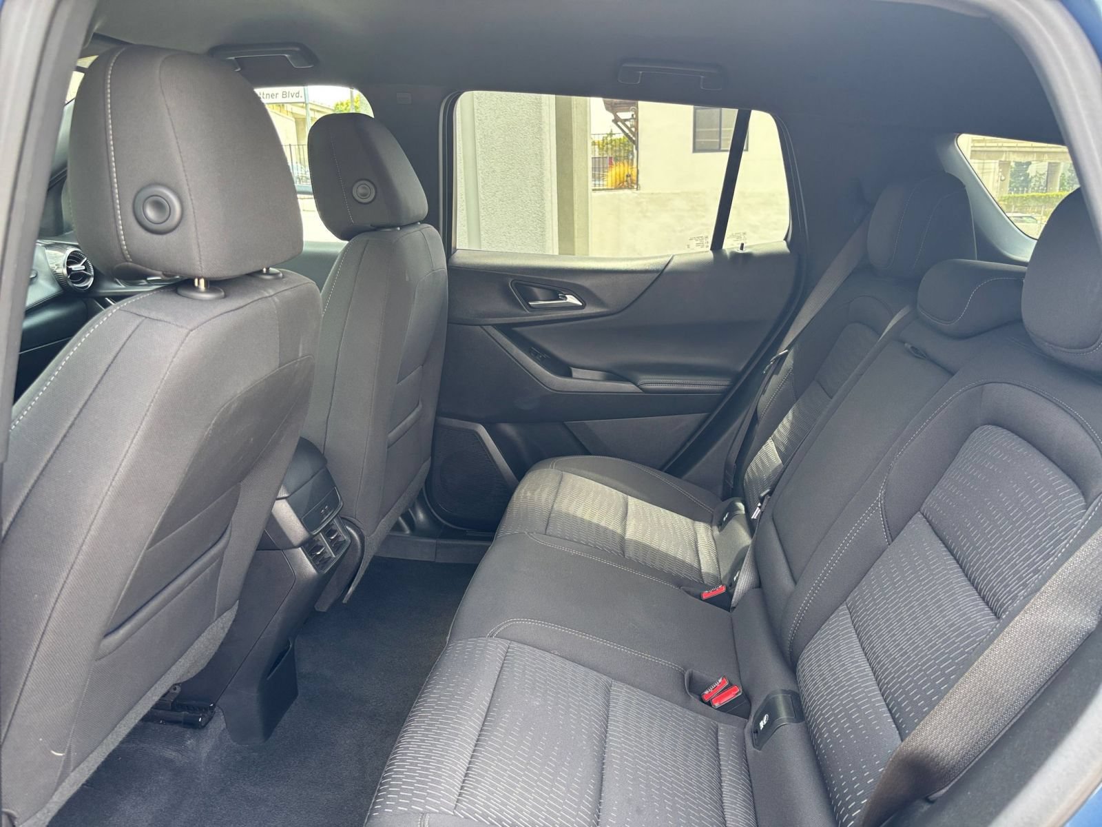 Used 2025 Chevrolet Equinox LT FWD image 27