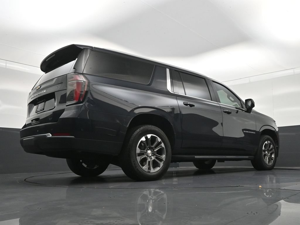 Used 2025 Chevrolet Suburban LT RWD image 29