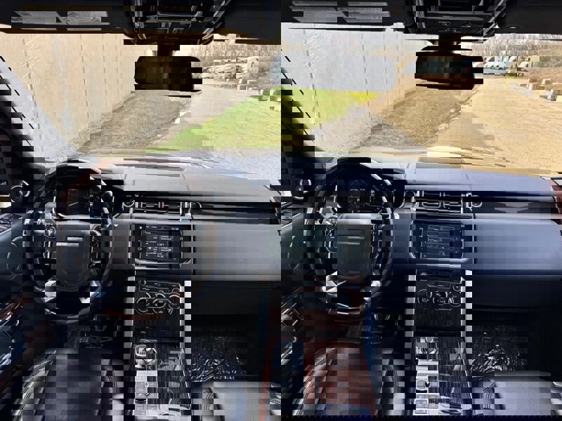 Used 2016 Land Rover Range Rover LWB SV Autobiography image 17