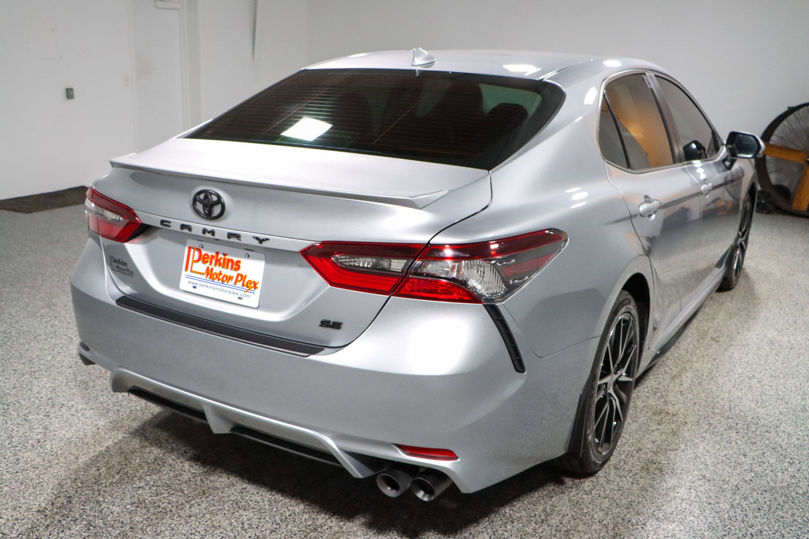 Used 2024 Toyota Camry SE image 7