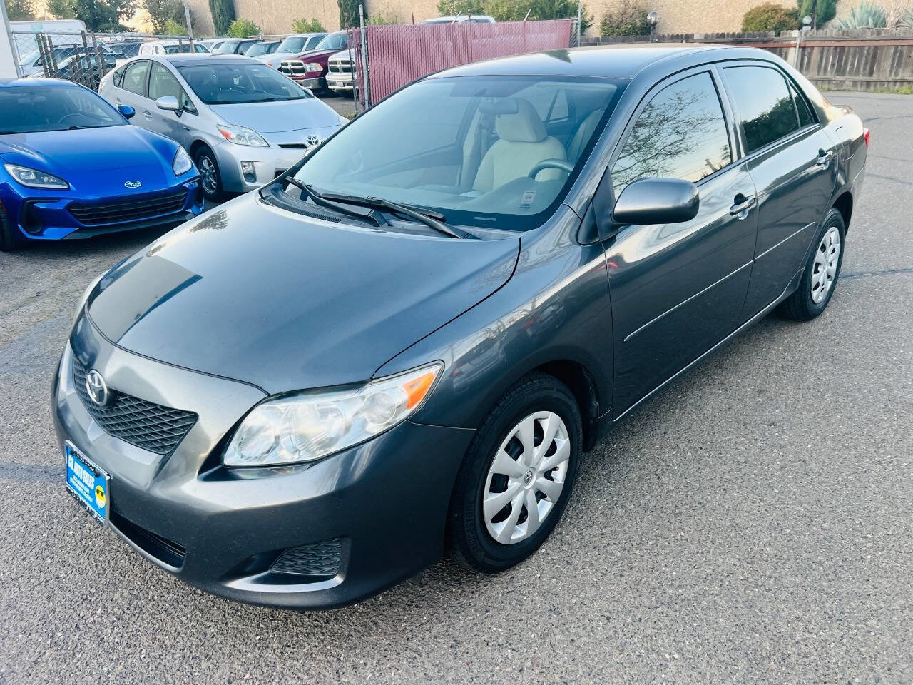 Used 2010 Toyota Corolla LE image 1