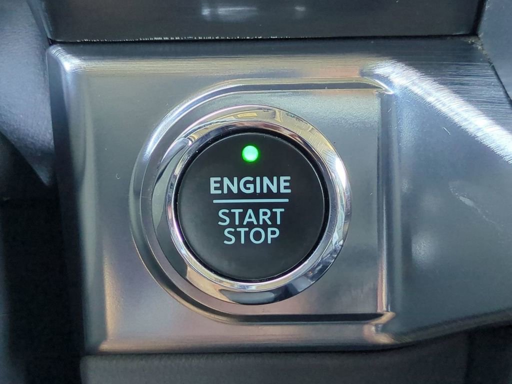 Certified 2023 Ford F150 Lariat w/ FX4 Off-Road Package image 32