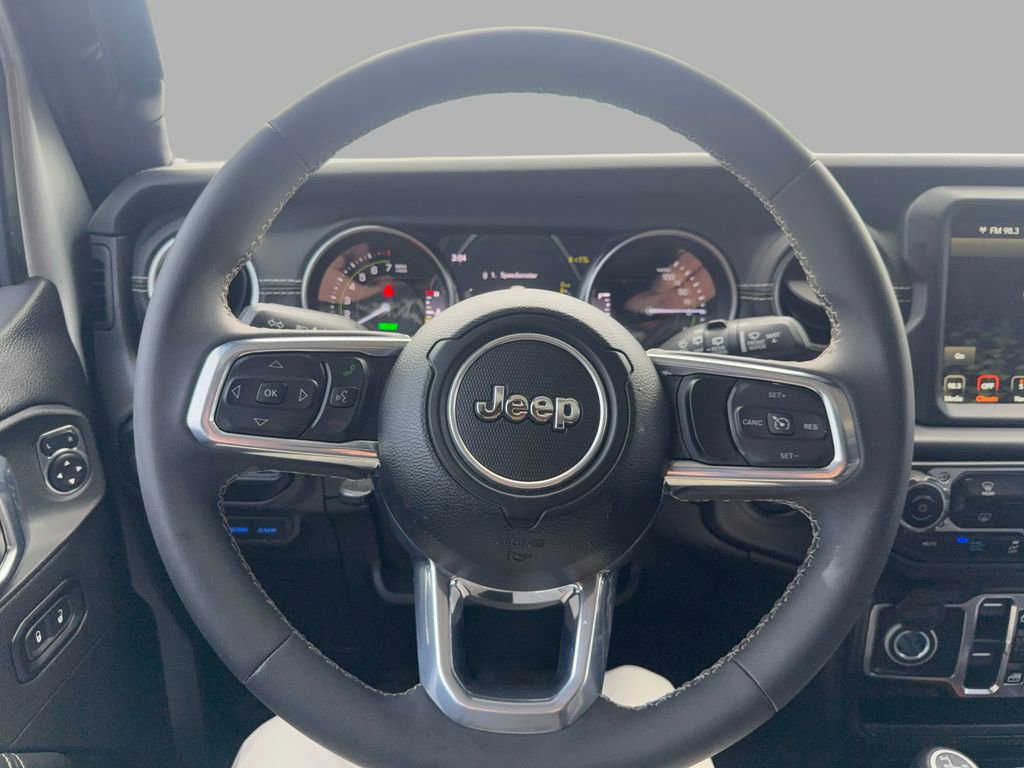 Used 2023 Jeep Wrangler Unlimited Sahara image 14