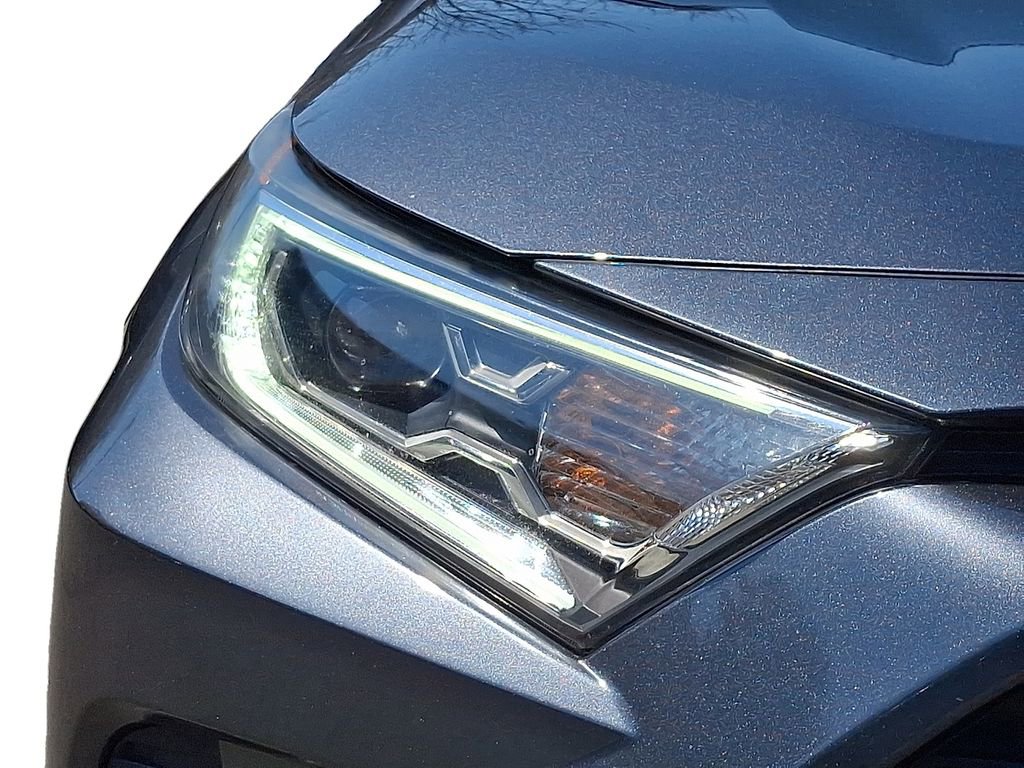 Used 2019 Toyota RAV4 XLE AWD/4WD image 10