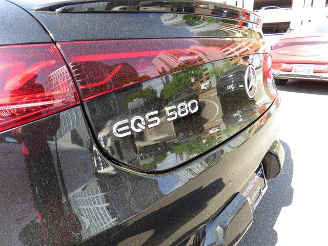 Used 2022 Mercedes-Benz EQS 580 4MATIC Sedan w/ Exclusive Trim Package image 30