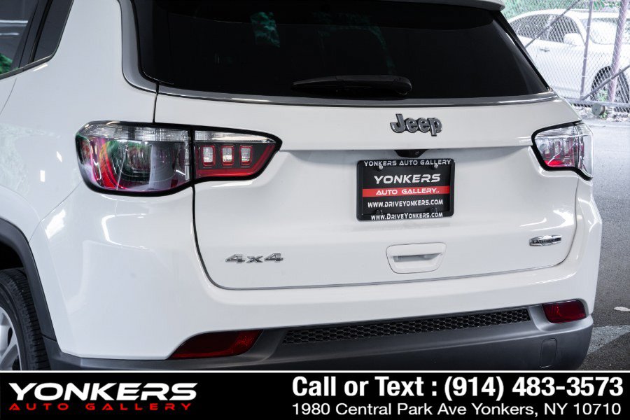 Used 2023 Jeep Compass Latitude w/ Sun and Sound Group AWD/4WD image 47