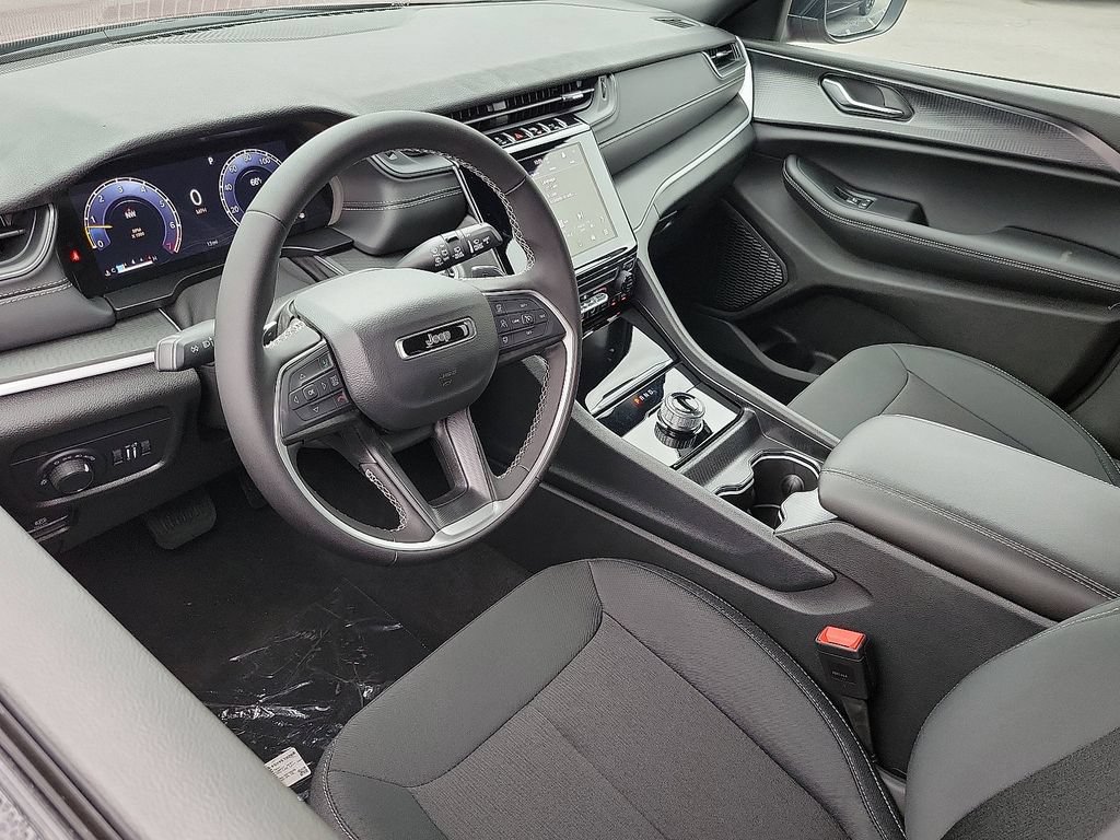 New 2025 Jeep Grand Cherokee Laredo X AWD/4WD image 3