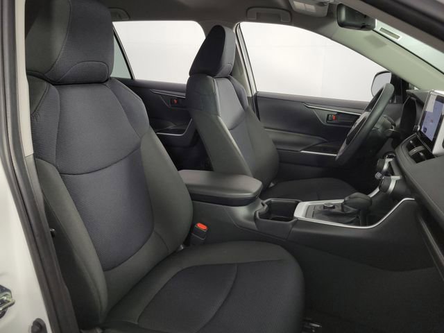 Used 2025 Toyota RAV4 LE AWD/4WD image 15