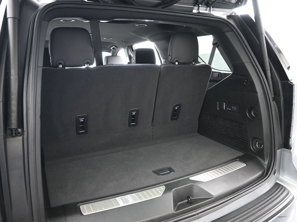 Used 2025 Chevrolet Tahoe High Country AWD/4WD image 28