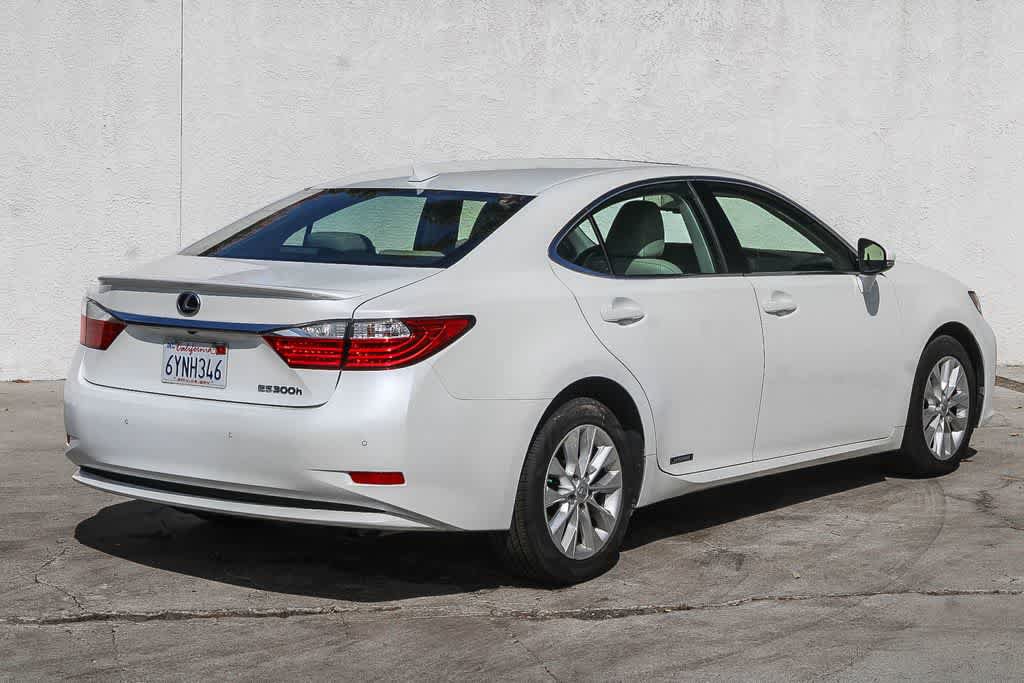 Used 2013 Lexus ES 300h w/ Premium Pkg FWD image 4