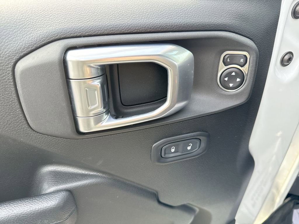 Used 2023 Jeep Wrangler Sport S image 13