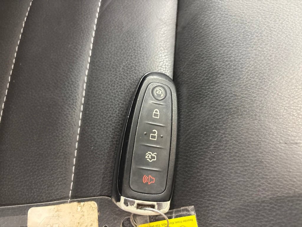 Used 2016 Ford Escape Titanium AWD/4WD image 30
