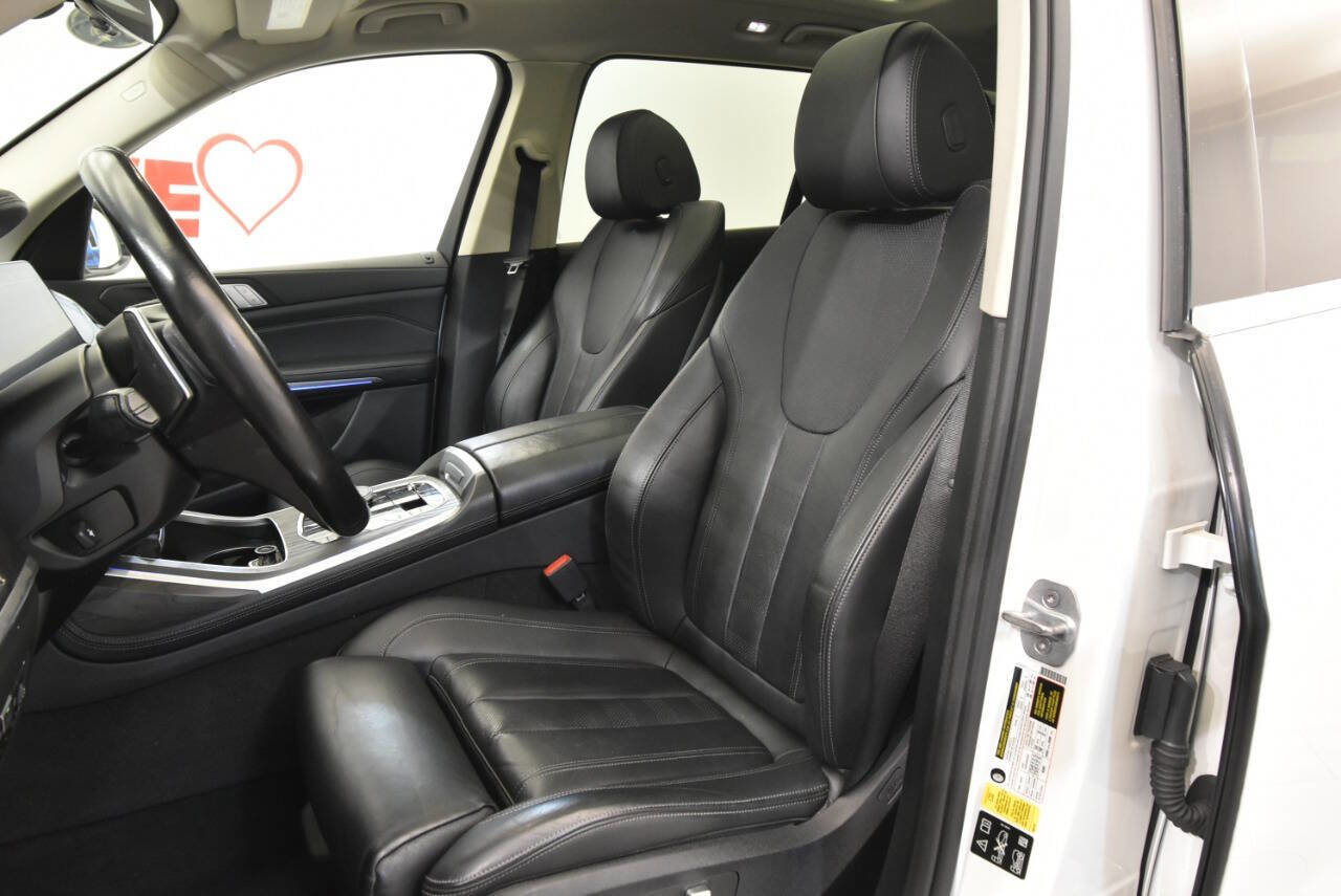 Used 2019 BMW X7 xDrive40i w/ Parking Assistance Package image 11