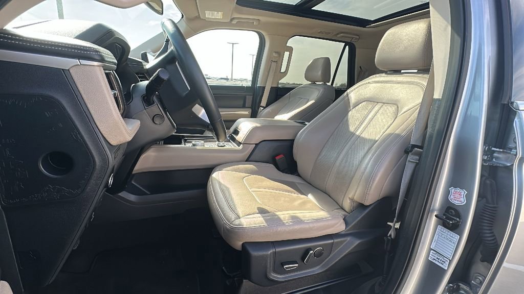 Used 2024 Ford Expedition Max Limited image 4