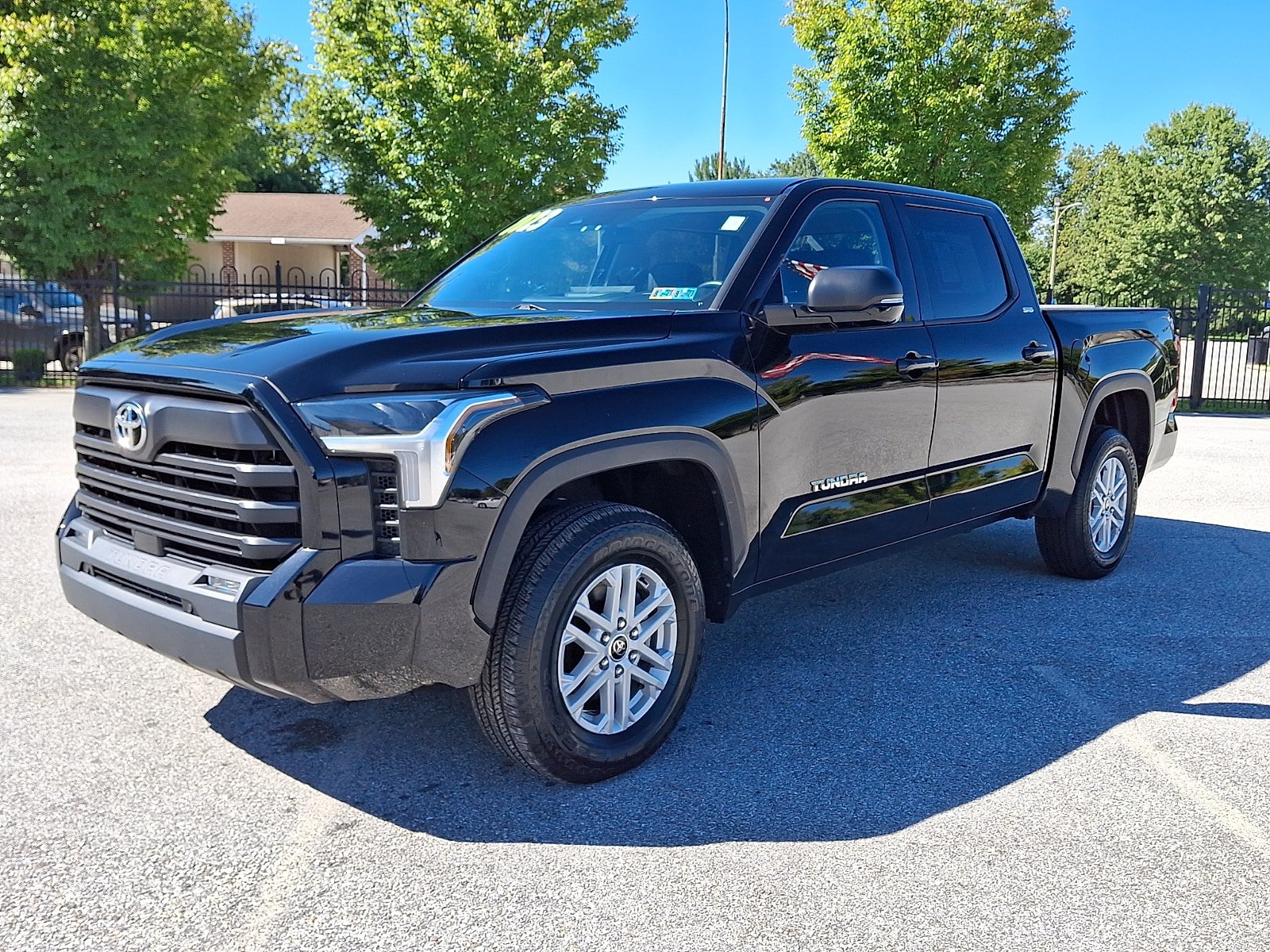 Used 2023 Toyota Tundra SR5 w/ SR5 Premium Package AWD/4WD image 3