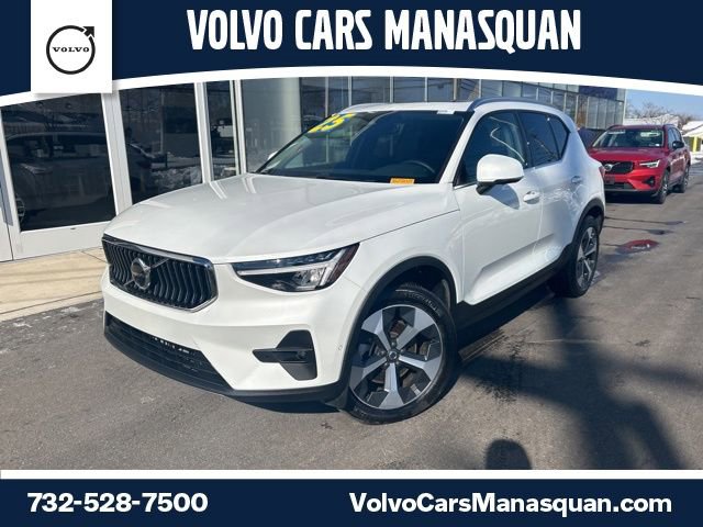 Certified 2025 Volvo XC40 B5 Plus image 1