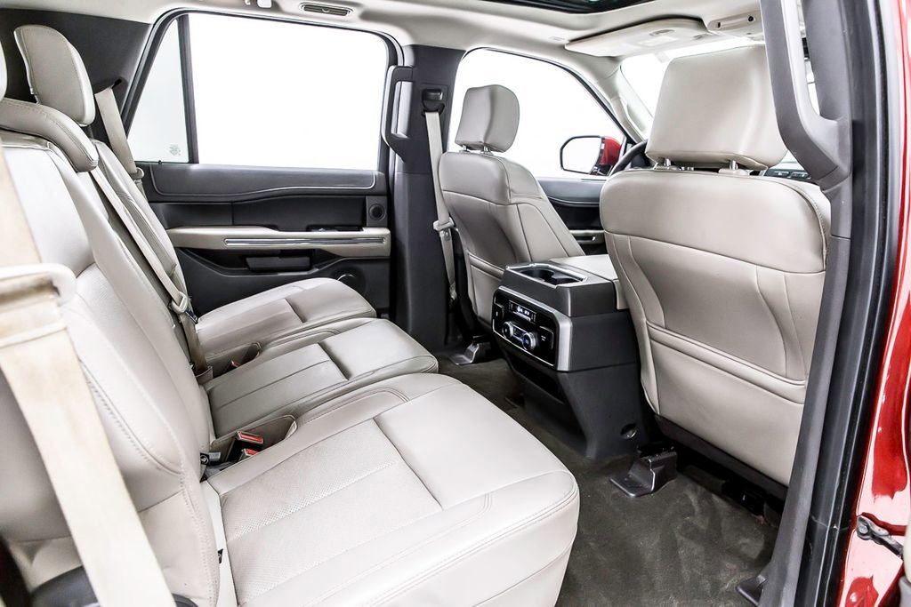Used 2019 Ford Expedition XLT w/ Equipment Group 202A RWD image 33