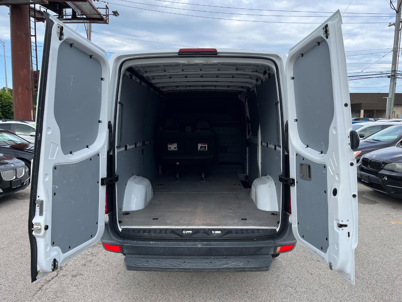 Used 2015 Mercedes-Benz Sprinter 2500 image 13