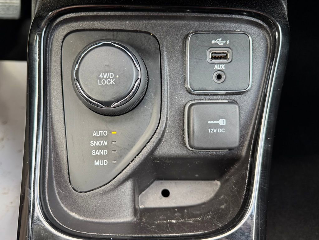 Used 2020 Jeep Compass Limited image 29