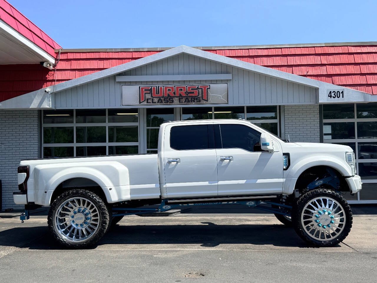 Used 2022 Ford F450 Platinum w/ FX4 Off-Road Package AWD/4WD image 9