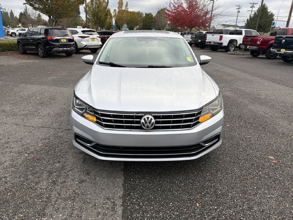 Used 2018 Volkswagen Passat 2.0T SE FWD image 4