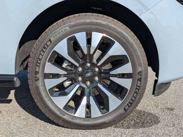 Certified 2025 Ford Expedition Platinum w/ Platinum Ultimate Package image 11