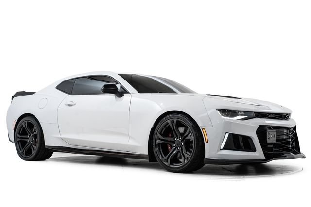 Used 2017 Chevrolet Camaro SS RWD image 6