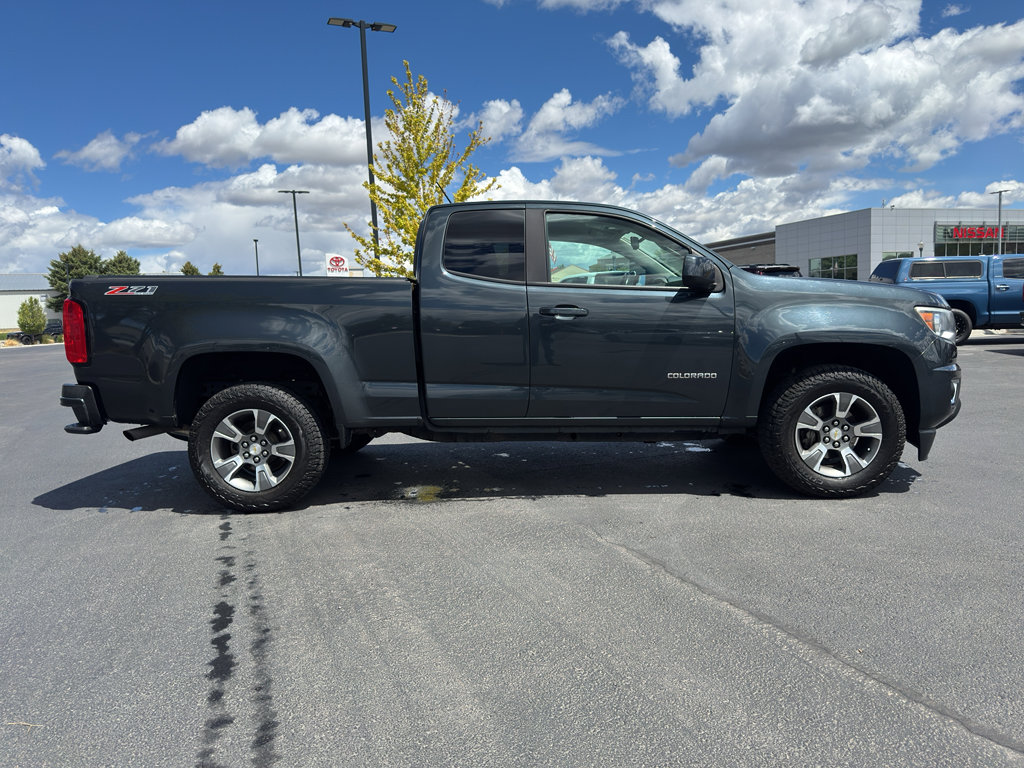 Used 2018 Chevrolet Colorado Z71 AWD/4WD image 2