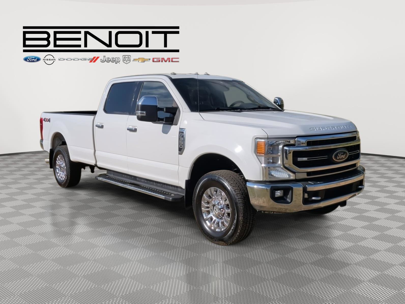 Used 2020 Ford F350 Lariat w/ Chrome Package image 3