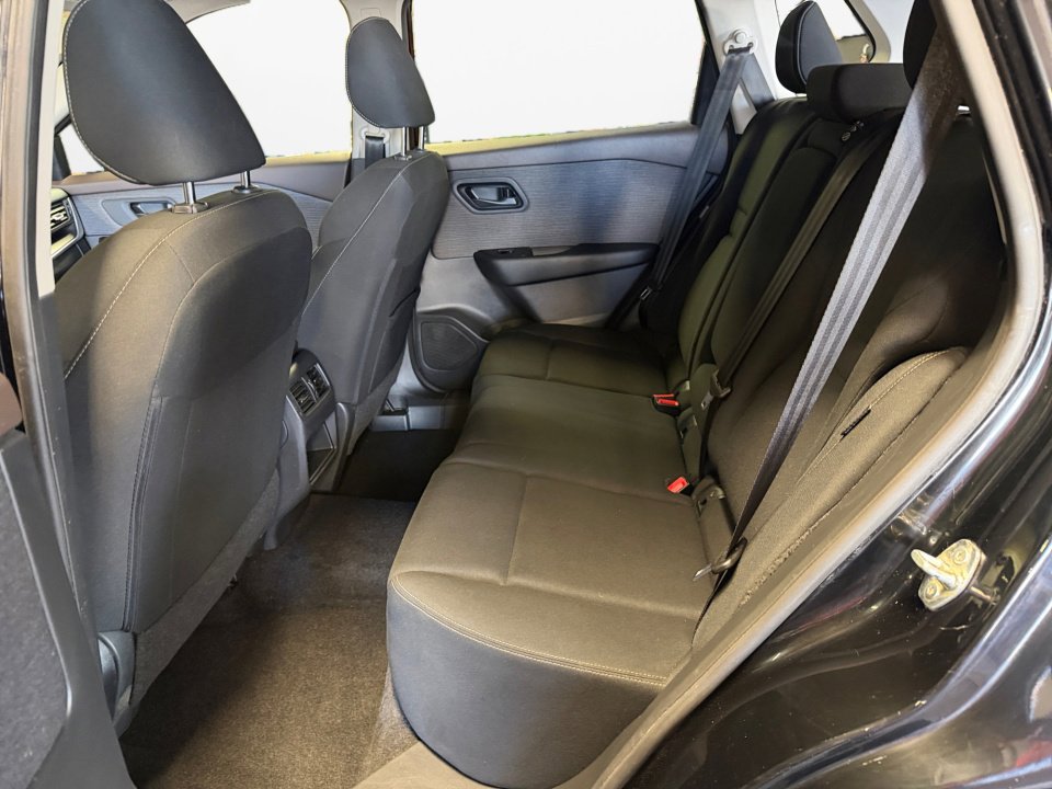 Used 2023 Nissan Rogue S AWD/4WD image 16