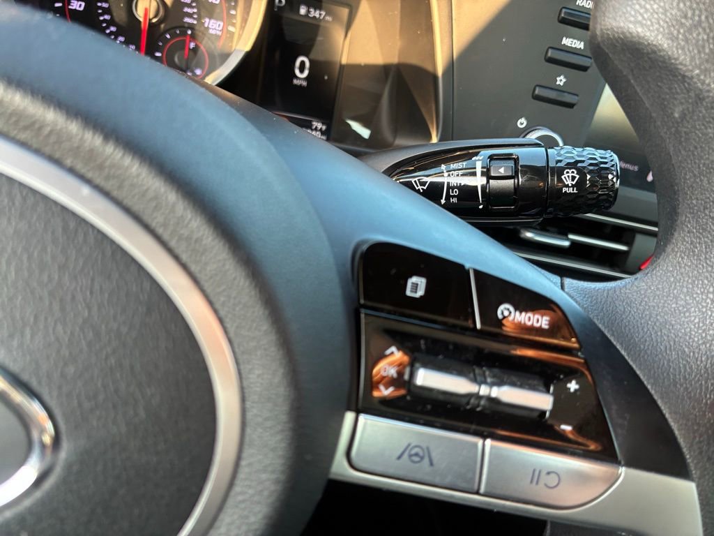 Used 2023 Hyundai Elantra SEL image 24