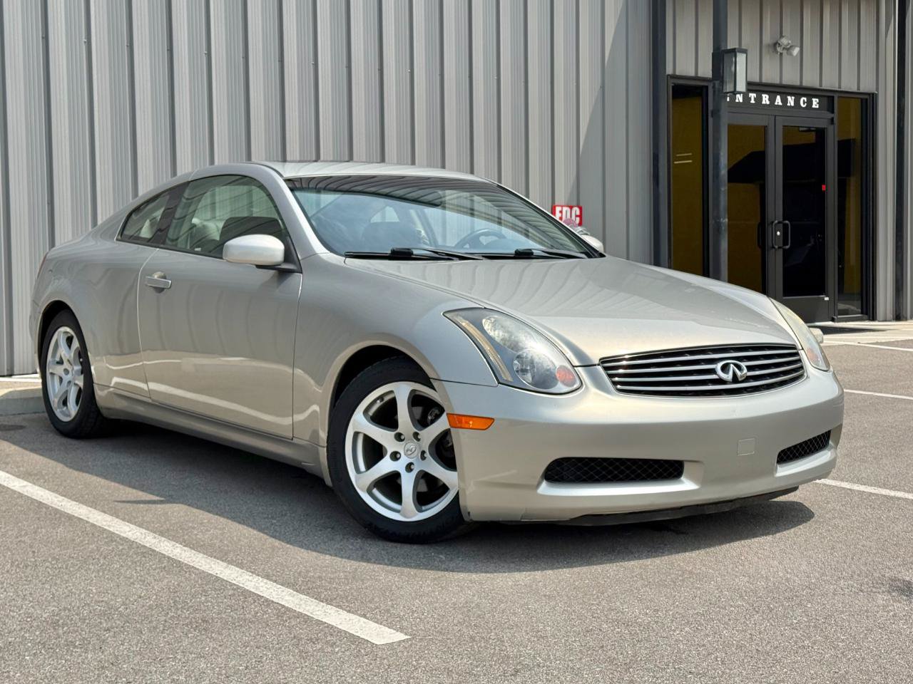 Used 2004 INFINITI G35 Coupe w/ Premium Pkg RWD image 3