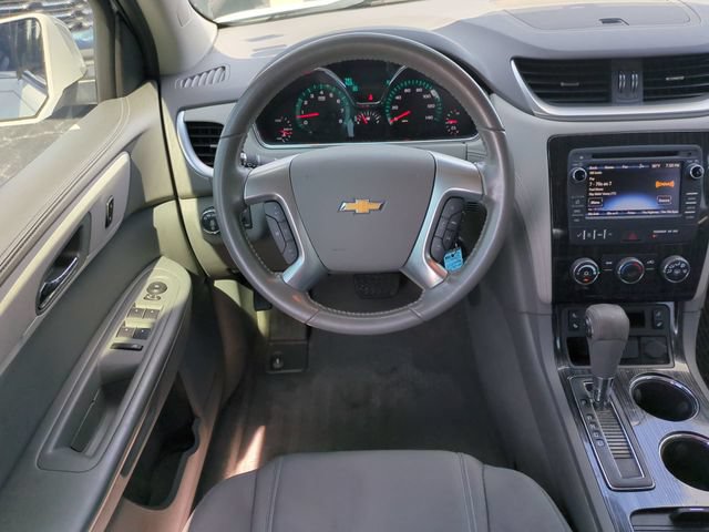 Used 2016 Chevrolet Traverse LT w/ Style and Technology Package FWD image 18