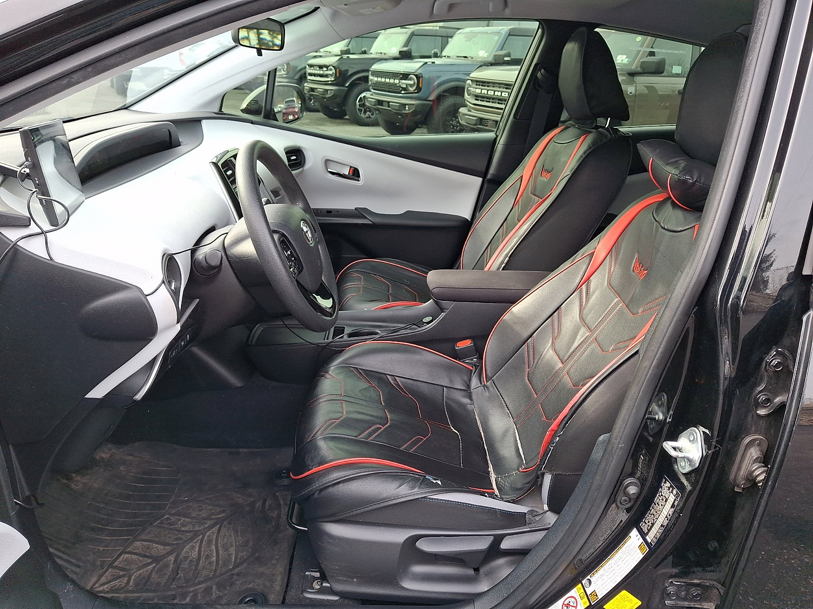 Used 2019 Toyota Prius LE image 14