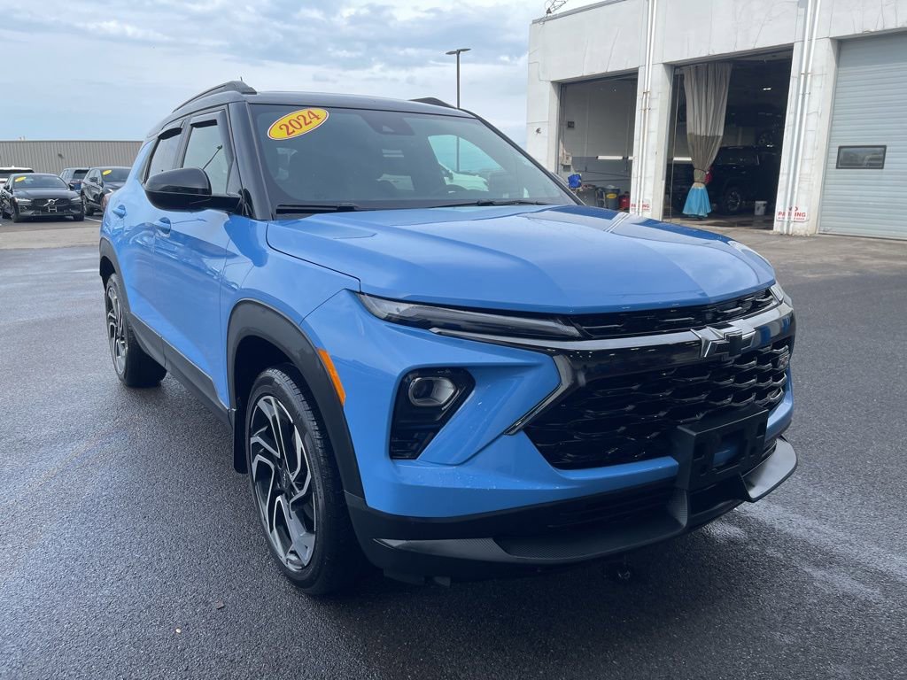 Used 2024 Chevrolet TrailBlazer RS w/ Convenience Package AWD/4WD image 1