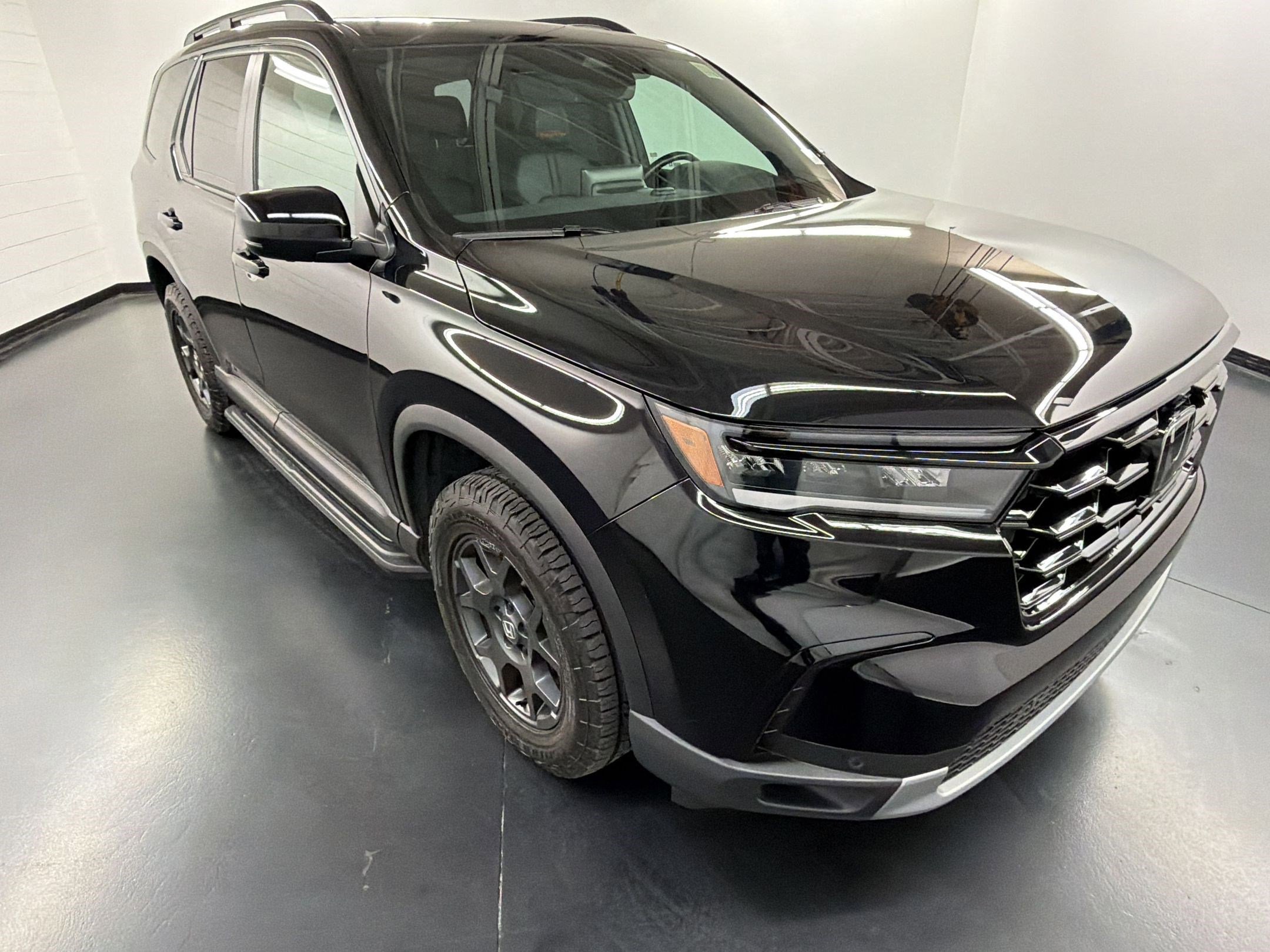 Certified 2025 Honda Pilot TrailSport image 7