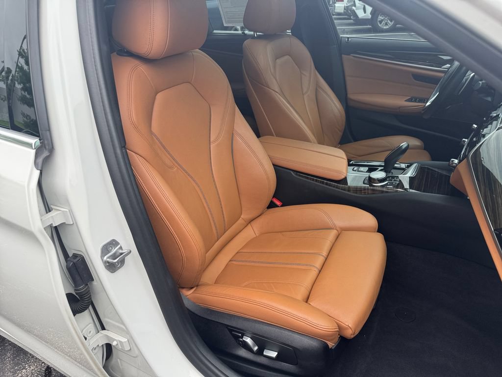 Used 2021 BMW 540i xDrive w/ Executive Package AWD/4WD image 18